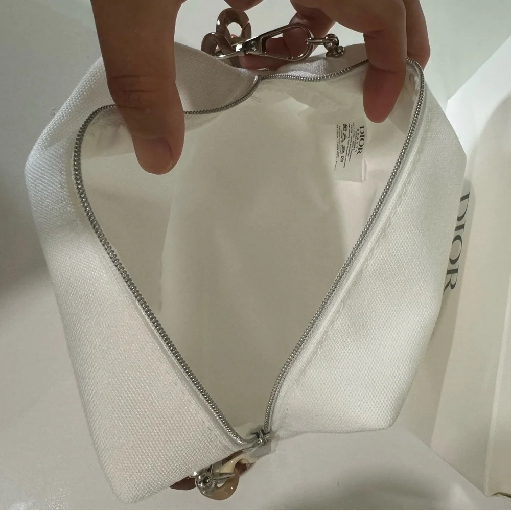 Miss Dior Cosmetic pouch with acrylic chain - Picture 4 of 7